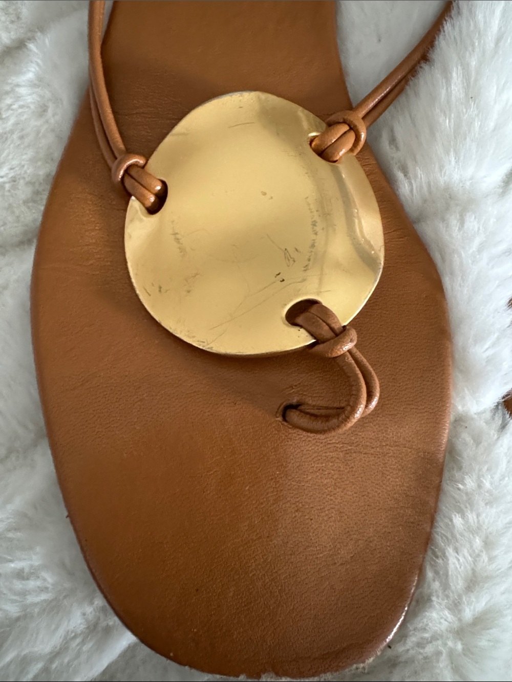 Tory Burch Brown Leather Thong Sandals with Gold Disc - Picture 5 of 12